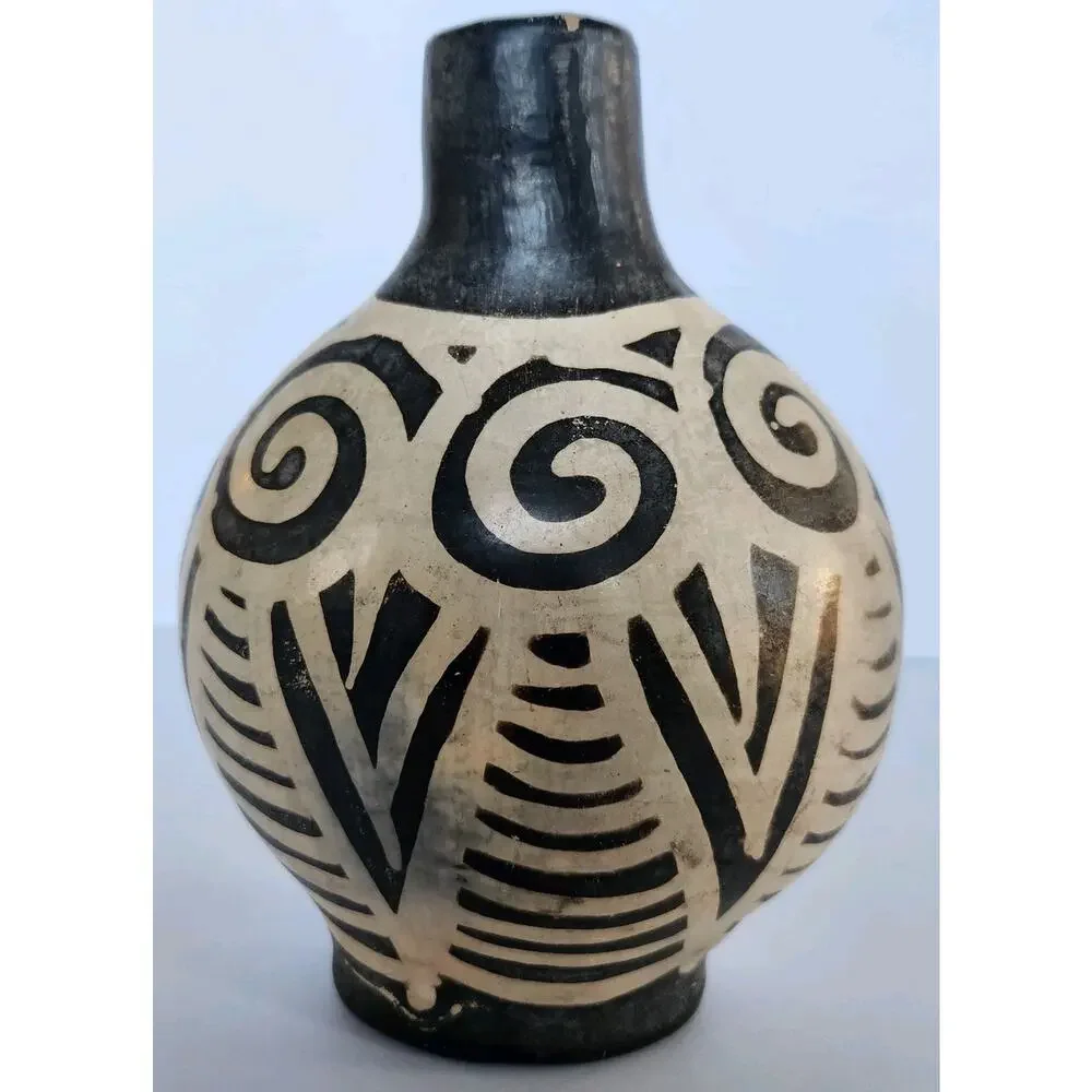 Lenca Honduras Indigenous Tribal Folk Art Clay Pottery Vase Blackware Geometric